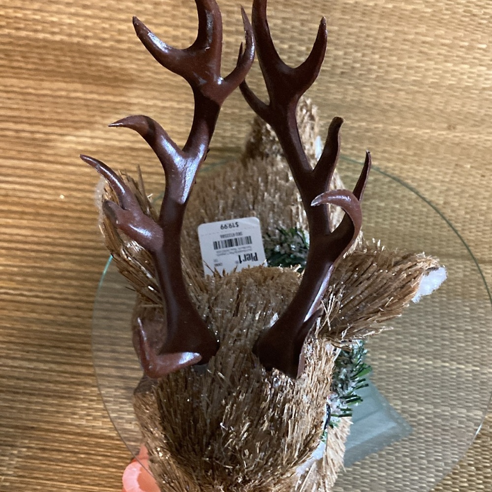 Festive Brown Reindeer with Antlers and Wreath - Picture 4 of 6